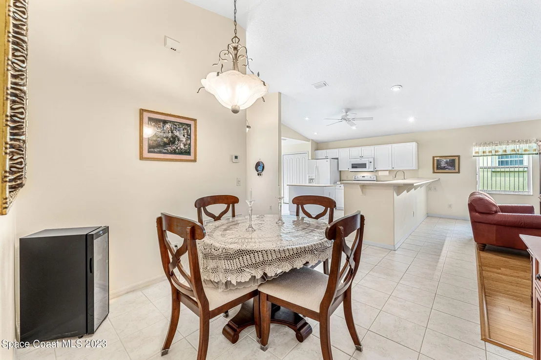 Photo of 1027 Pine Creek Circle NE