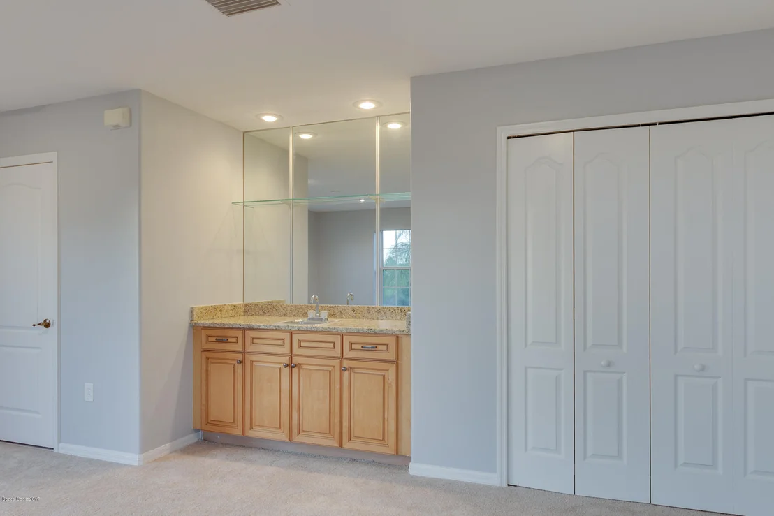 Photo of 2118 Windbrook Drive SE