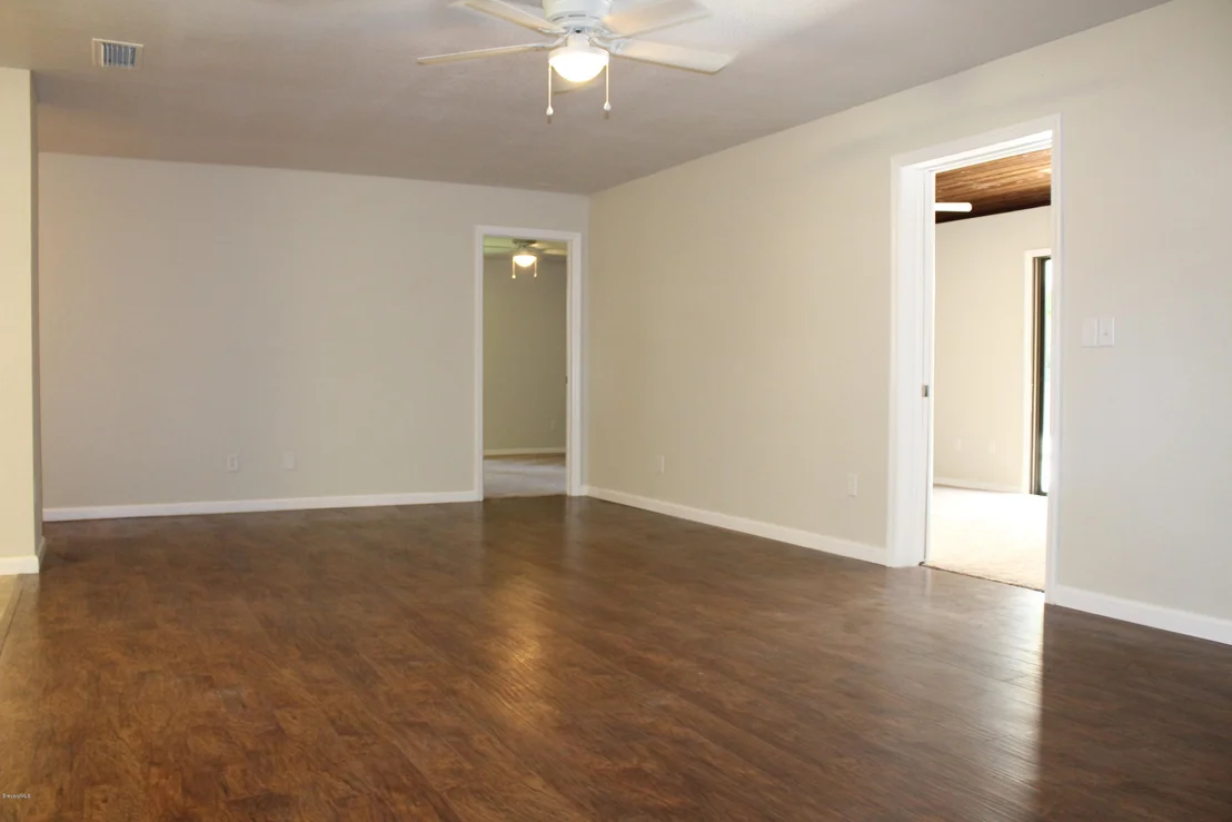 Photo of 1833 Oakwood