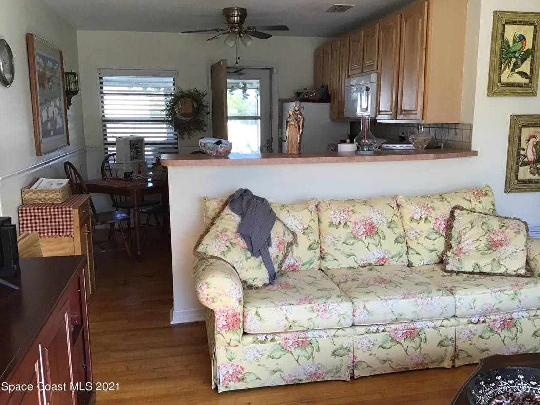 Photo of 301 Live Oak Lane