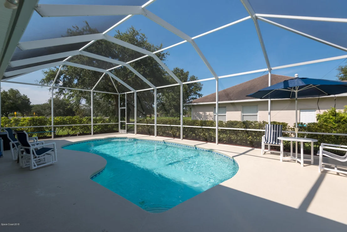 Photo of 1737 Windbrook Drive SE