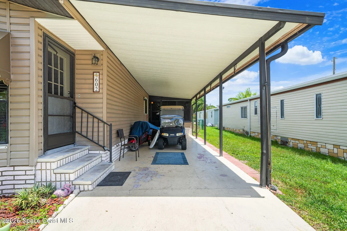 Photo of 602 N Dolphin Circle