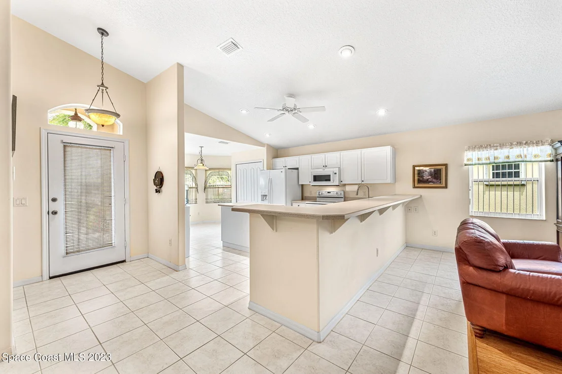 Photo of 1027 Pine Creek Circle NE