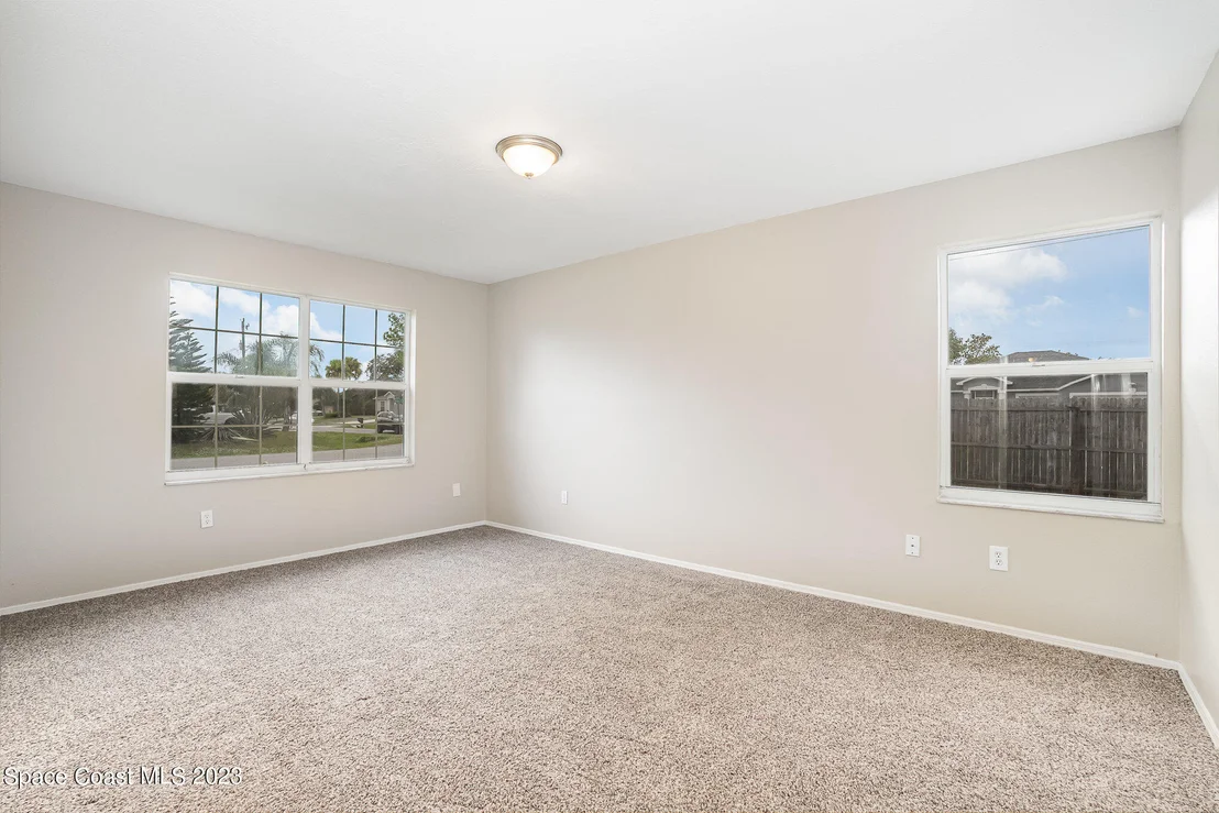 Photo of 5240 Devon Street