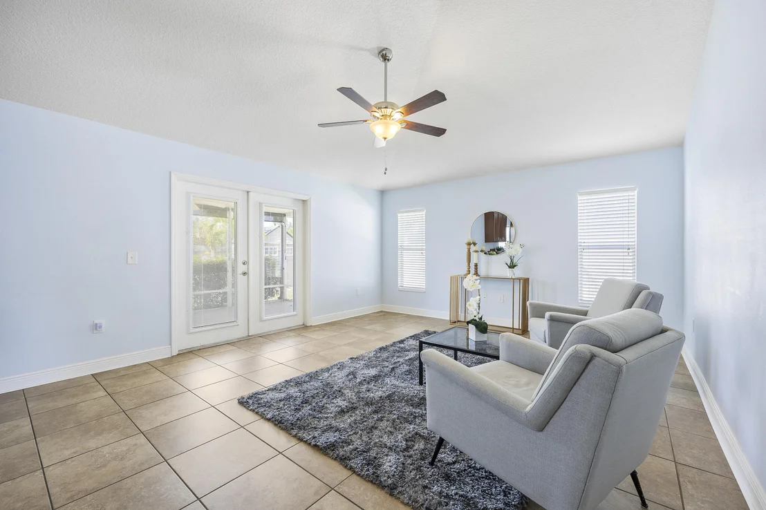 Photo of 552 Glenbrook Circle
