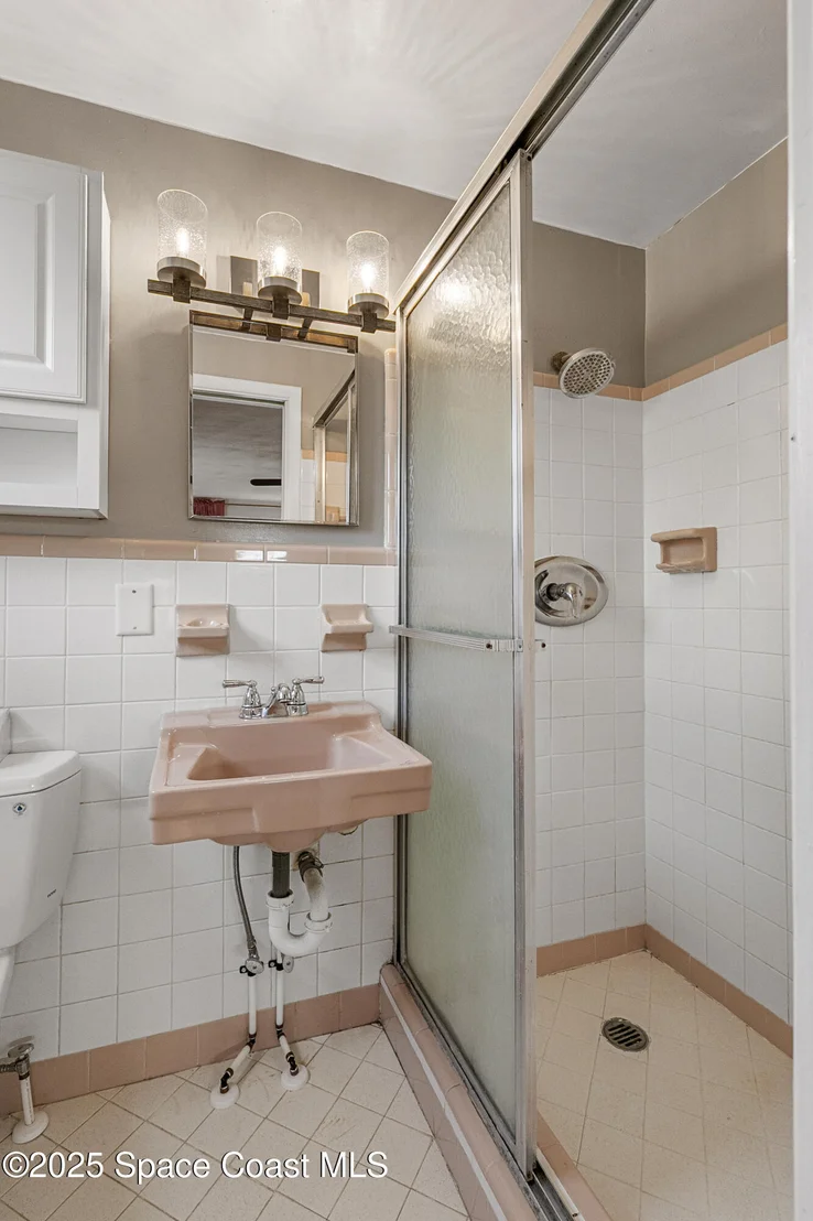 Photo of 409 Lynn Avenue