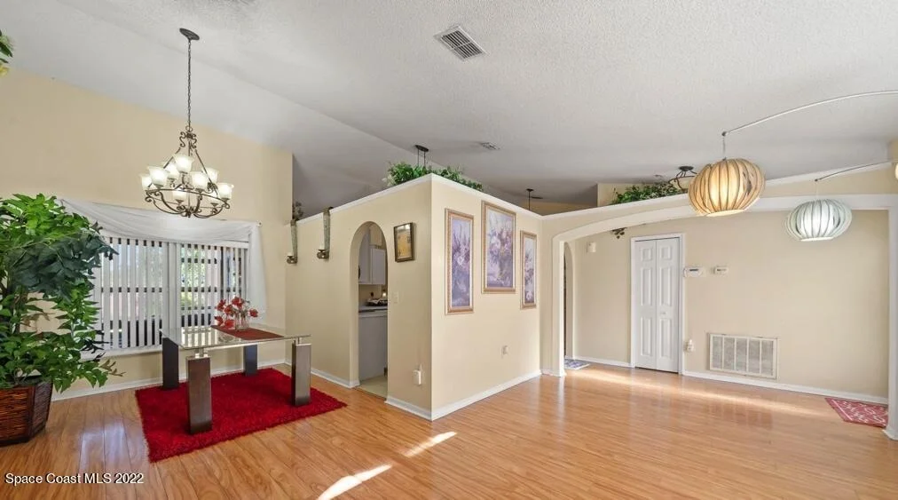 Photo of 2911 Eldron Boulevard SE