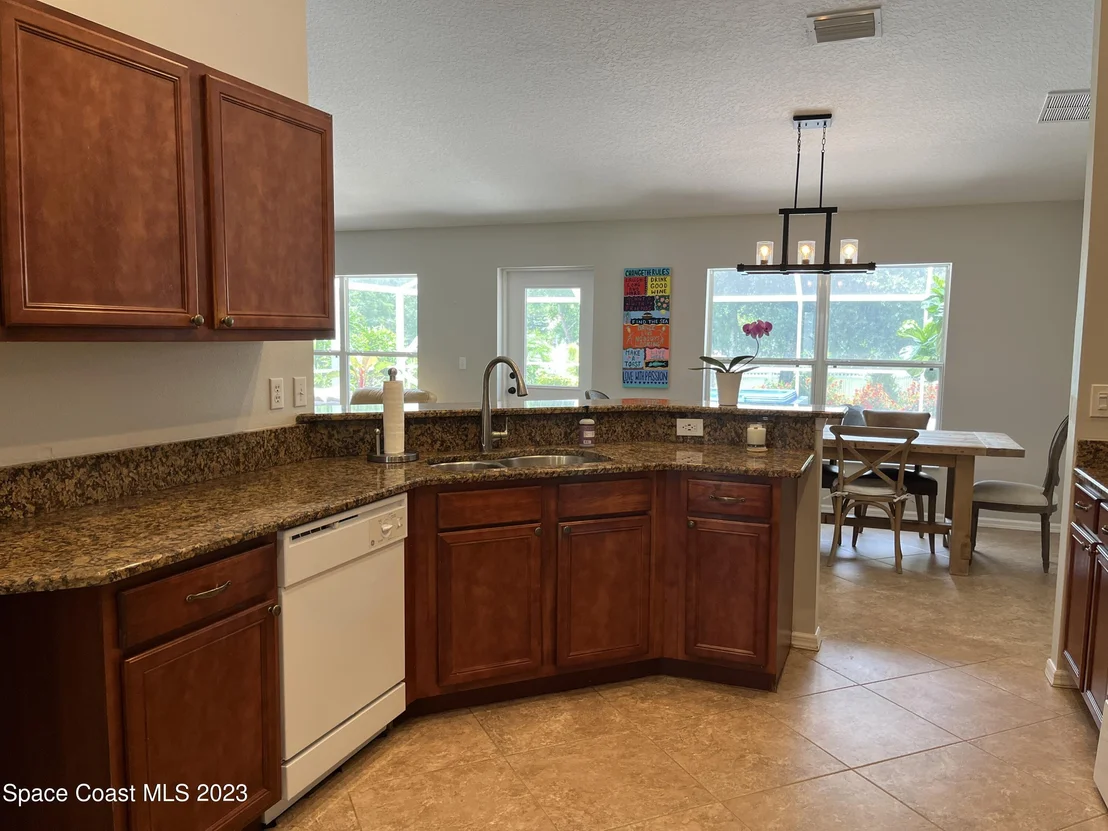 Photo of 997 Gulfstream Avenue