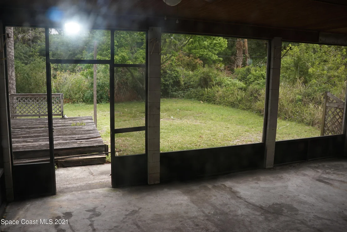 Photo of 1052 Bernice Road