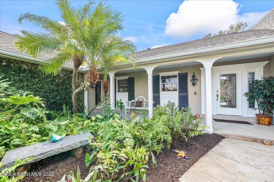 Photo of 633 Franklyn Avenue