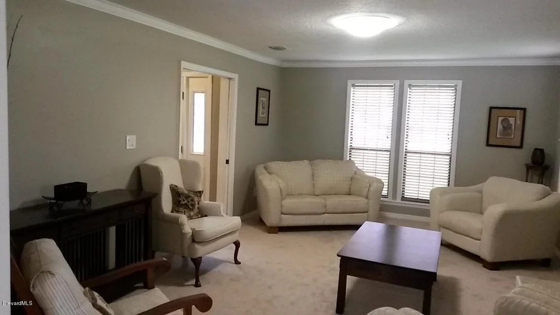 Photo of 991 Sunswept Road NE