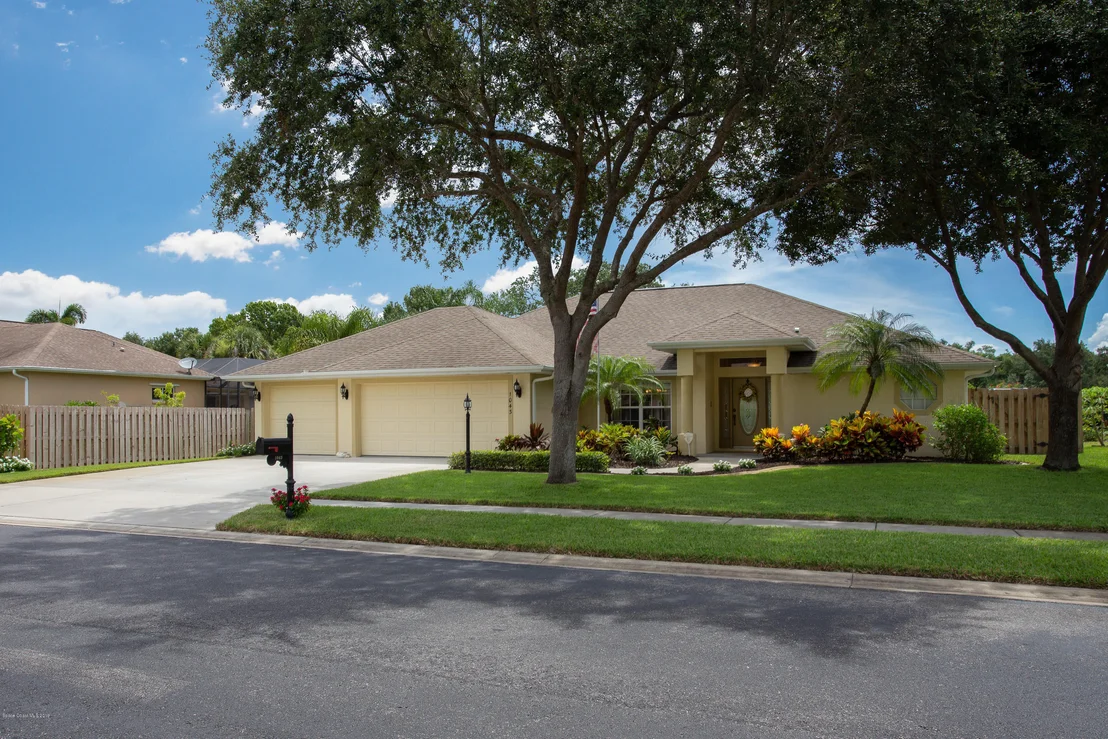 Photo of 1043 Spring Oak Drive