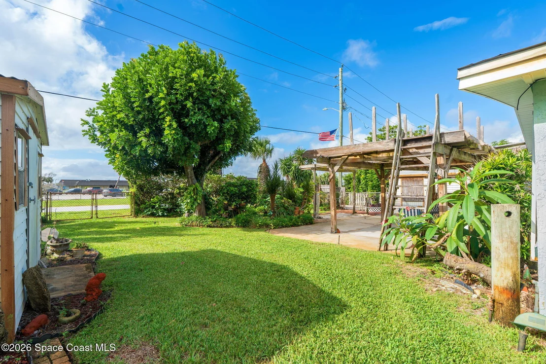 Photo of 241 Avenida Central