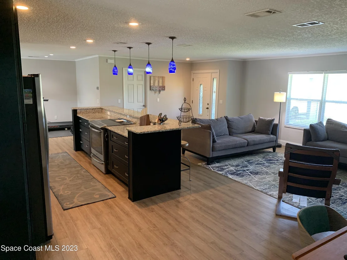 Photo of 401 Port Malabar Boulevard NE