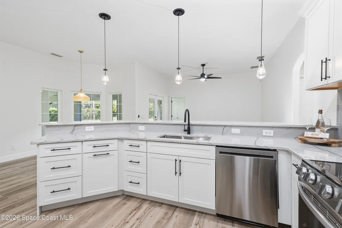 Photo of 2160 Windbrook Drive SE