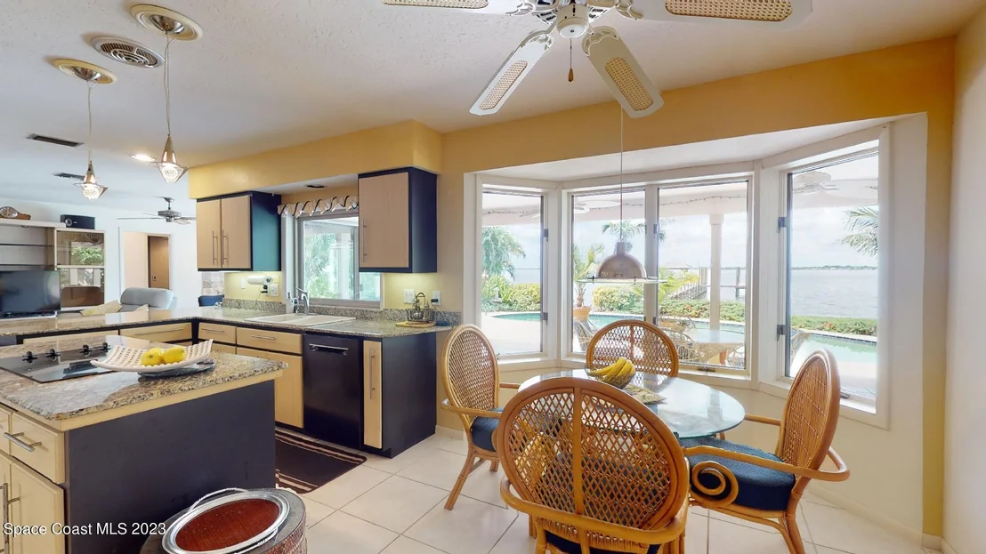 Photo of 421 Riverview Lane