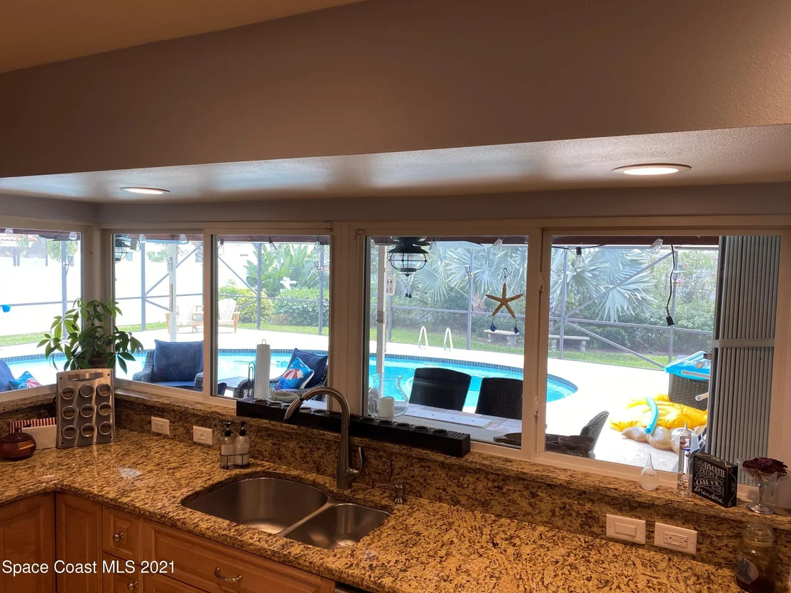 Photo of 445 Hamlin Avenue
