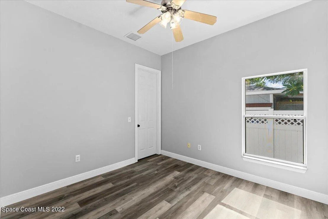 Photo of 1090 Emerald Road SE