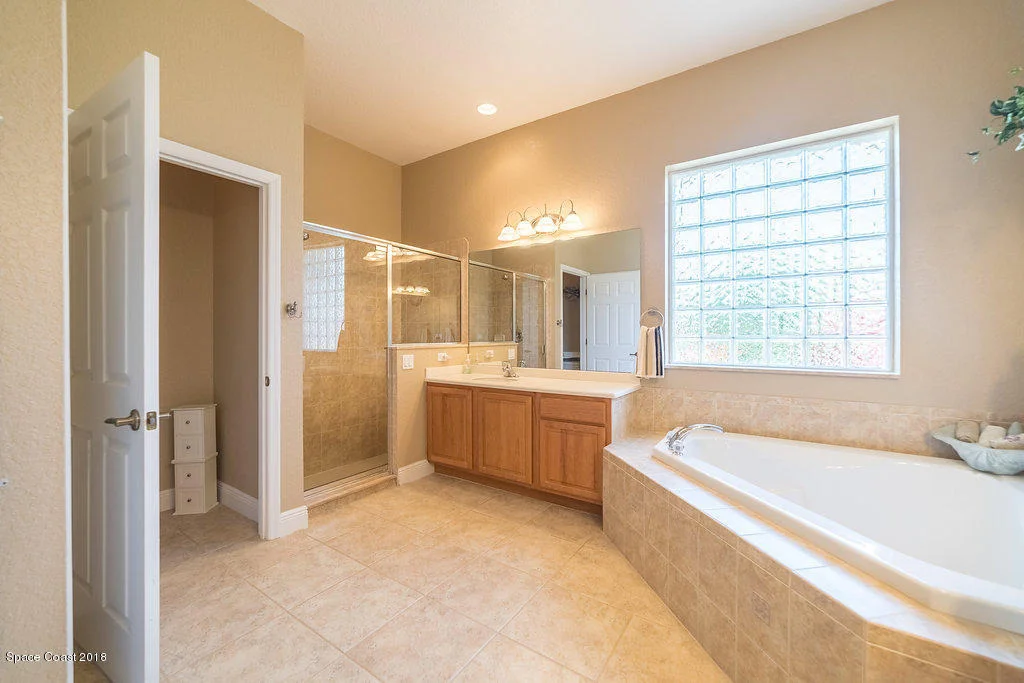 Photo of 106 SE Ridgemont Circle SE