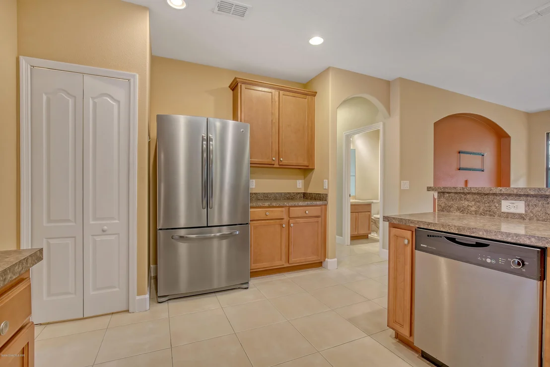 Photo of 1466 Van Eck Road NE
