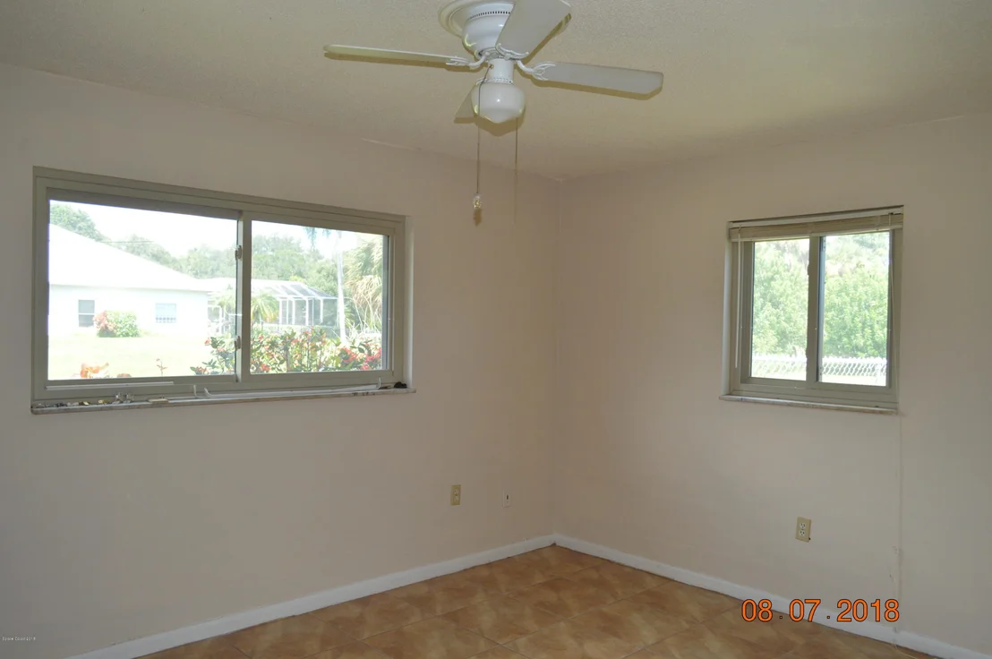 Photo of 4000 Lakebreeze Boulevard