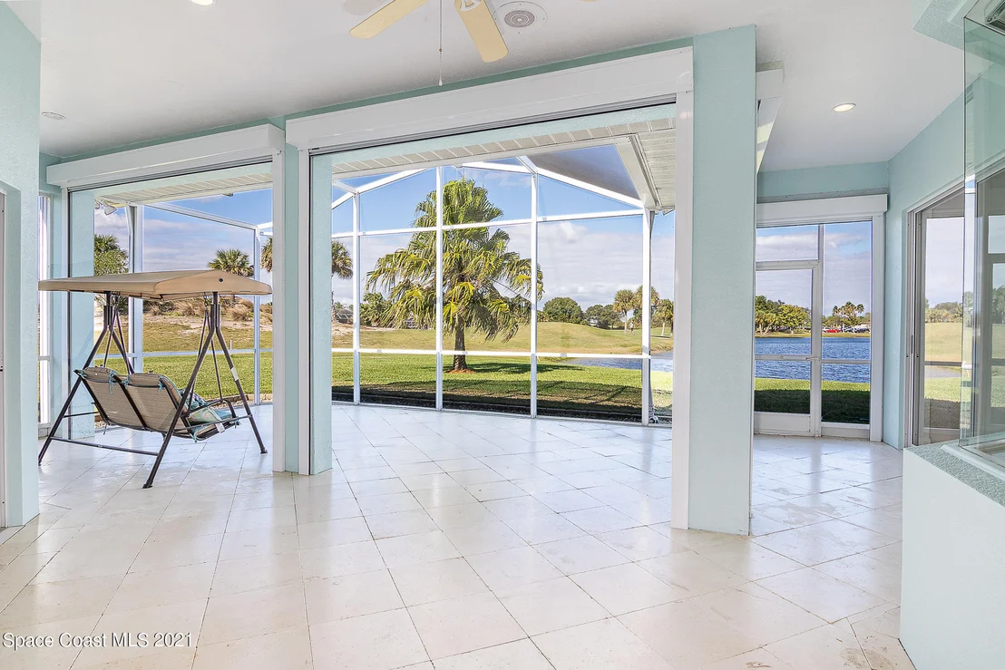 Photo of 2378 Golf Vista Boulevard