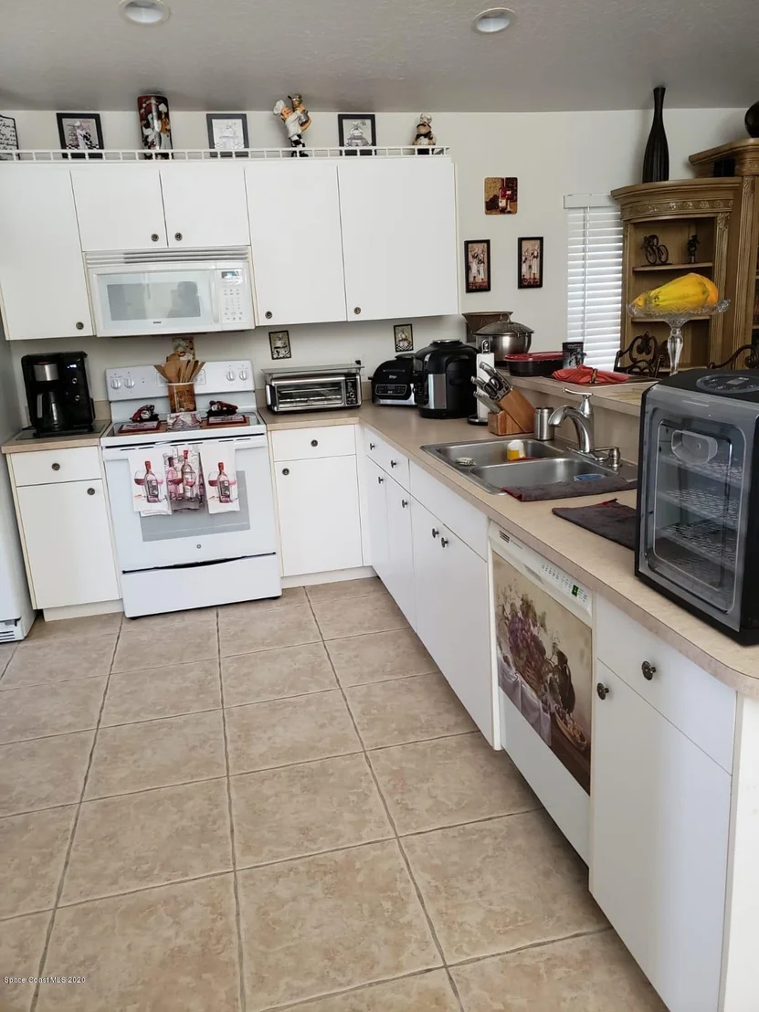 Photo of 2242 N Spring Creek Circle NE