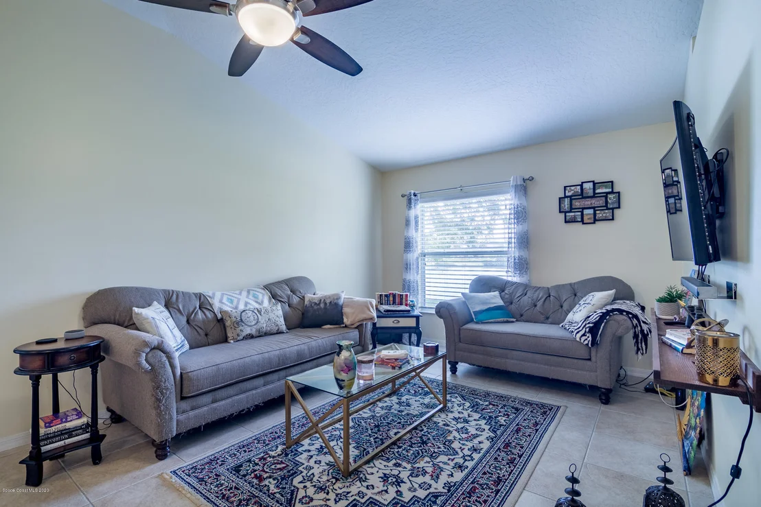 Photo of 217 Oak Lake Road