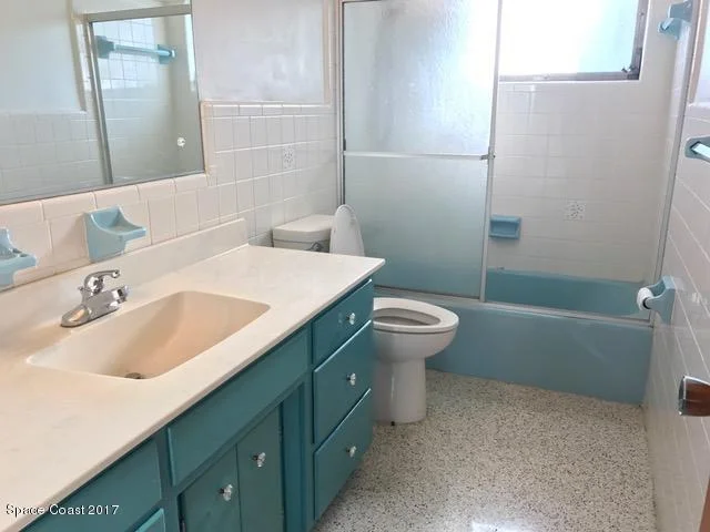 Photo of 625 N Robert Way N