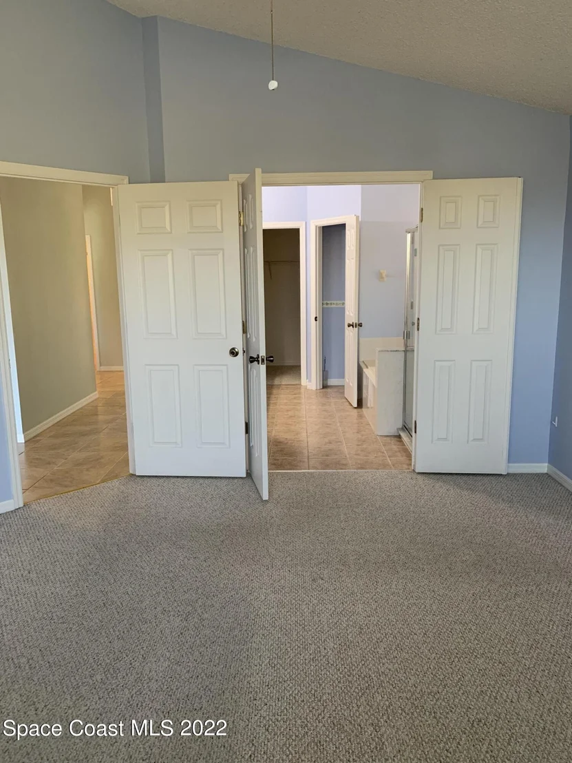 Photo of 982 Shaw Circle