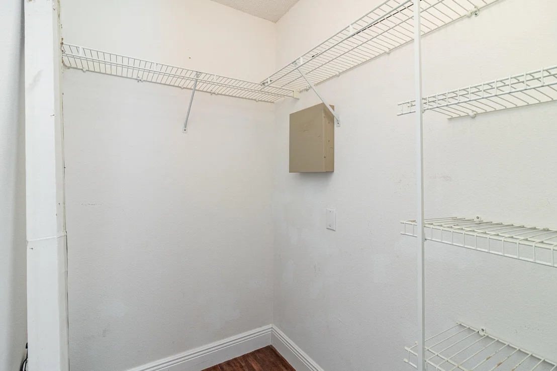 Photo of 1136 White Oak Circle