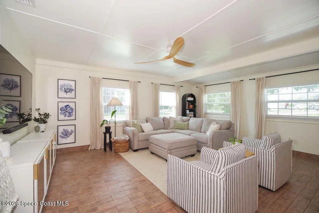 Photo of 960 Kings Post Road