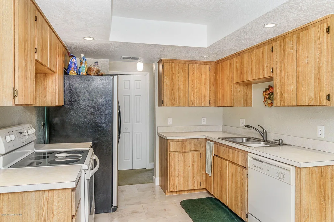 Photo of 857 Spirea Drive