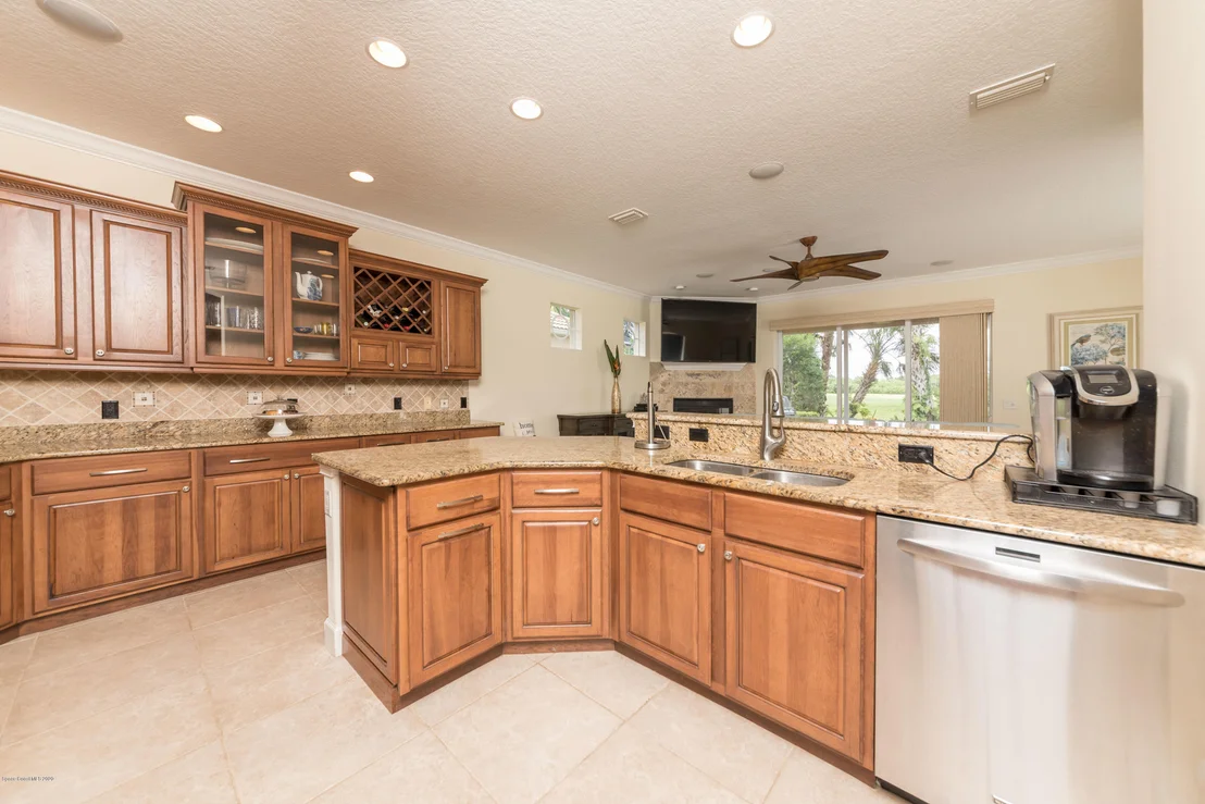 Photo of 800 Glen Abbey Way Way