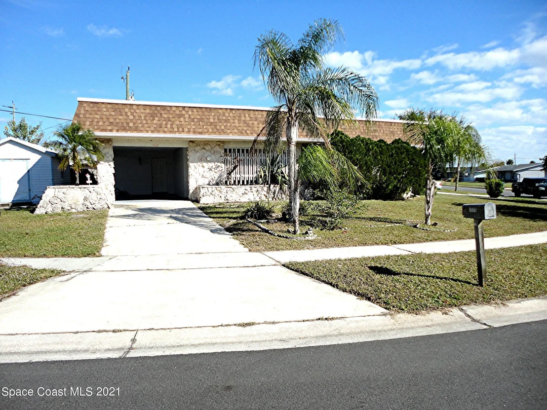 Photo of 3035 Edgewood Drive NE