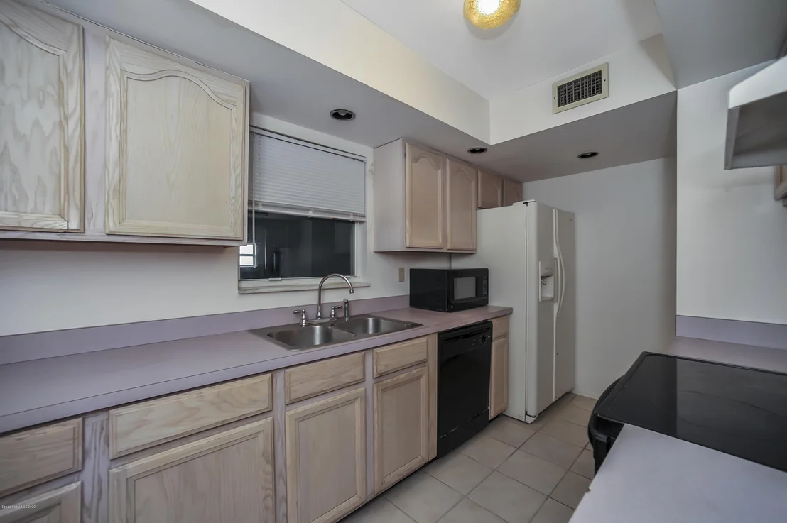Photo of 797 James Circle NE