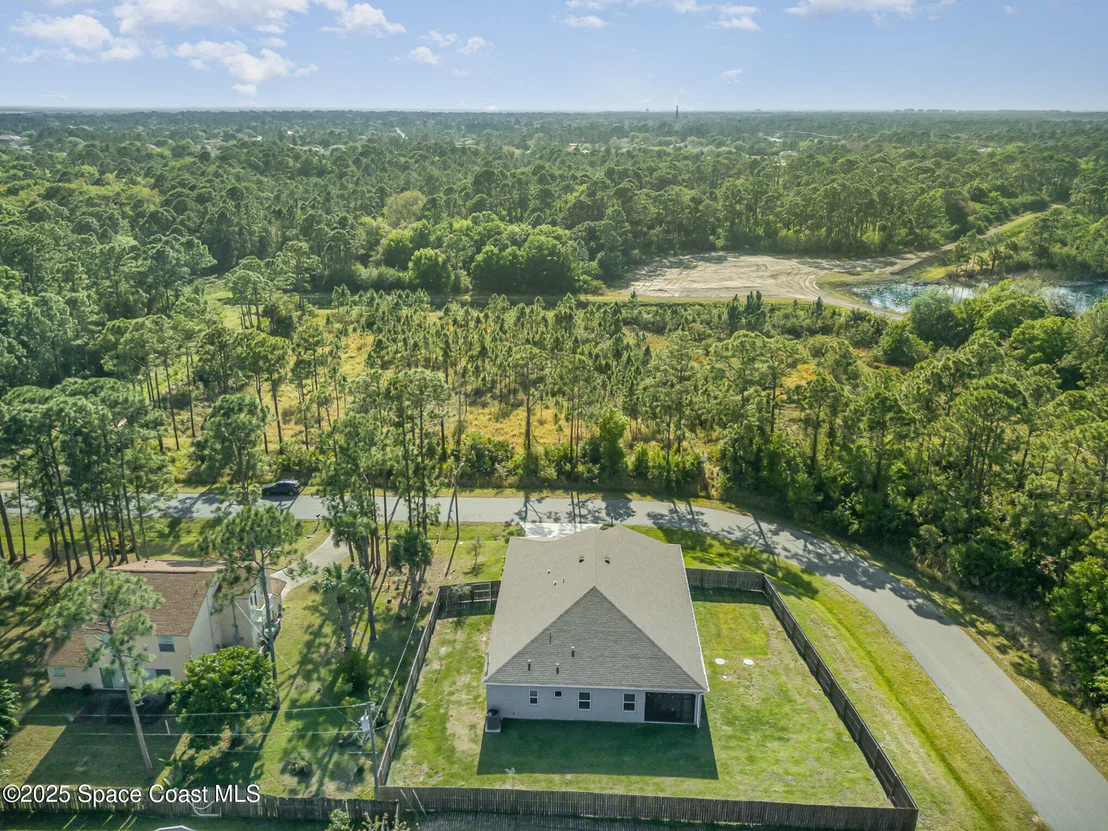 Photo of 2615 Carson Drive SE