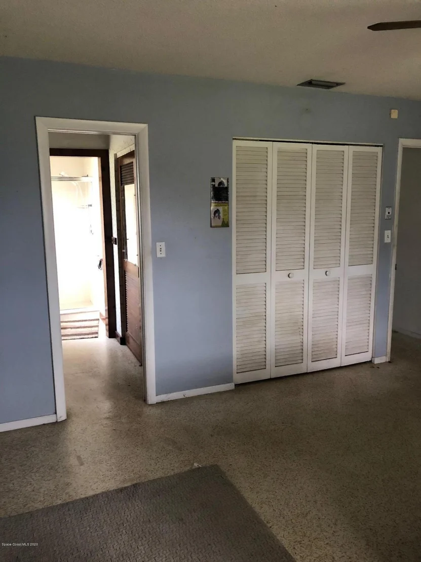 Photo of 703 Bianca Drive NE