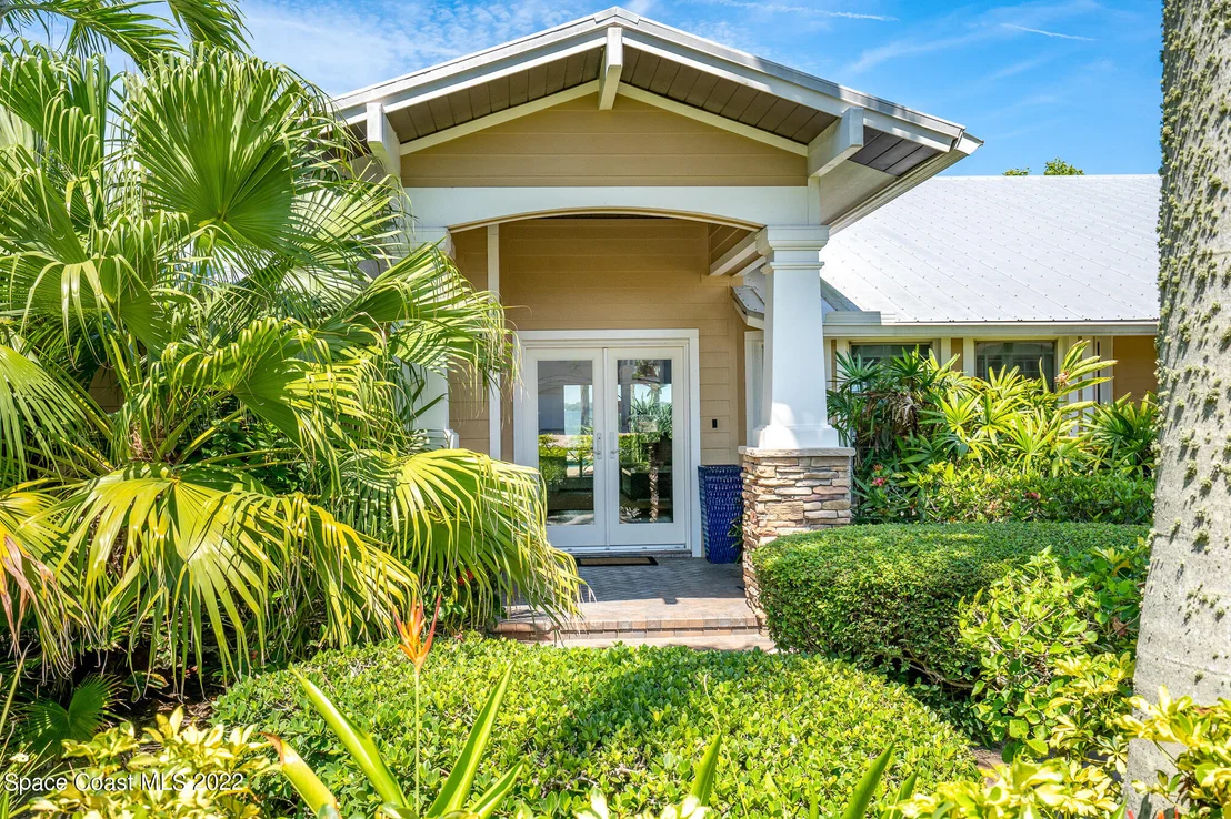 Photo of 437 River View Lane
