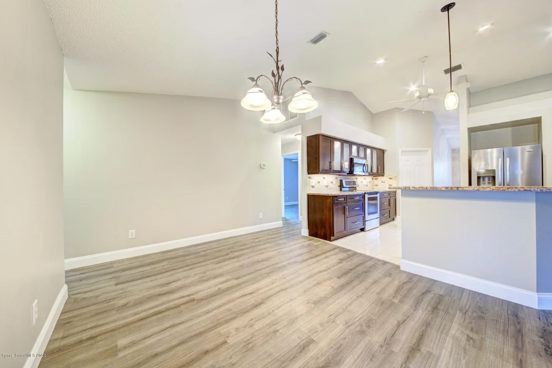 Photo of 6480 Adrian Street