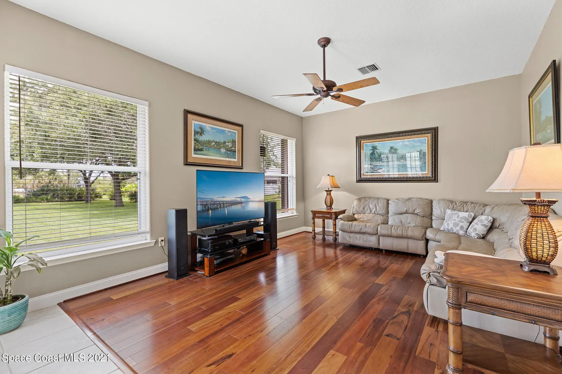 Photo of 1220 Tuckaway Drive