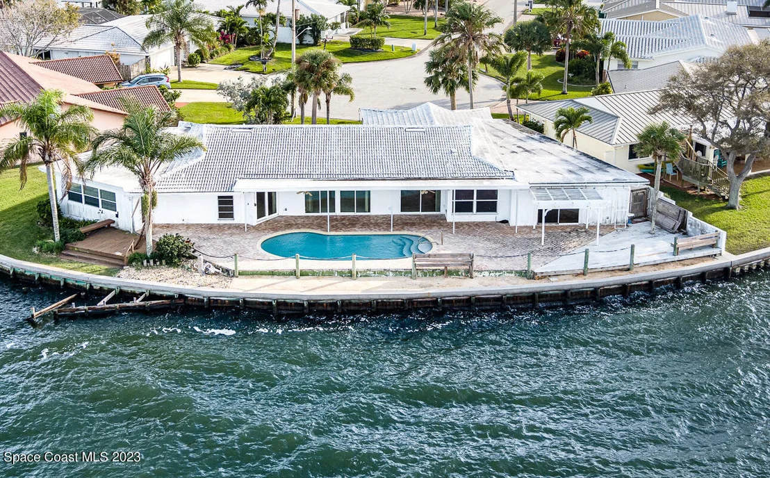 Photo of 472 Carmine Drive