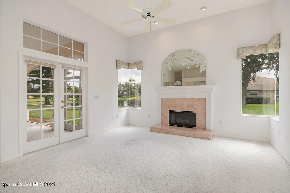 Photo of 476 Kimberly Drive