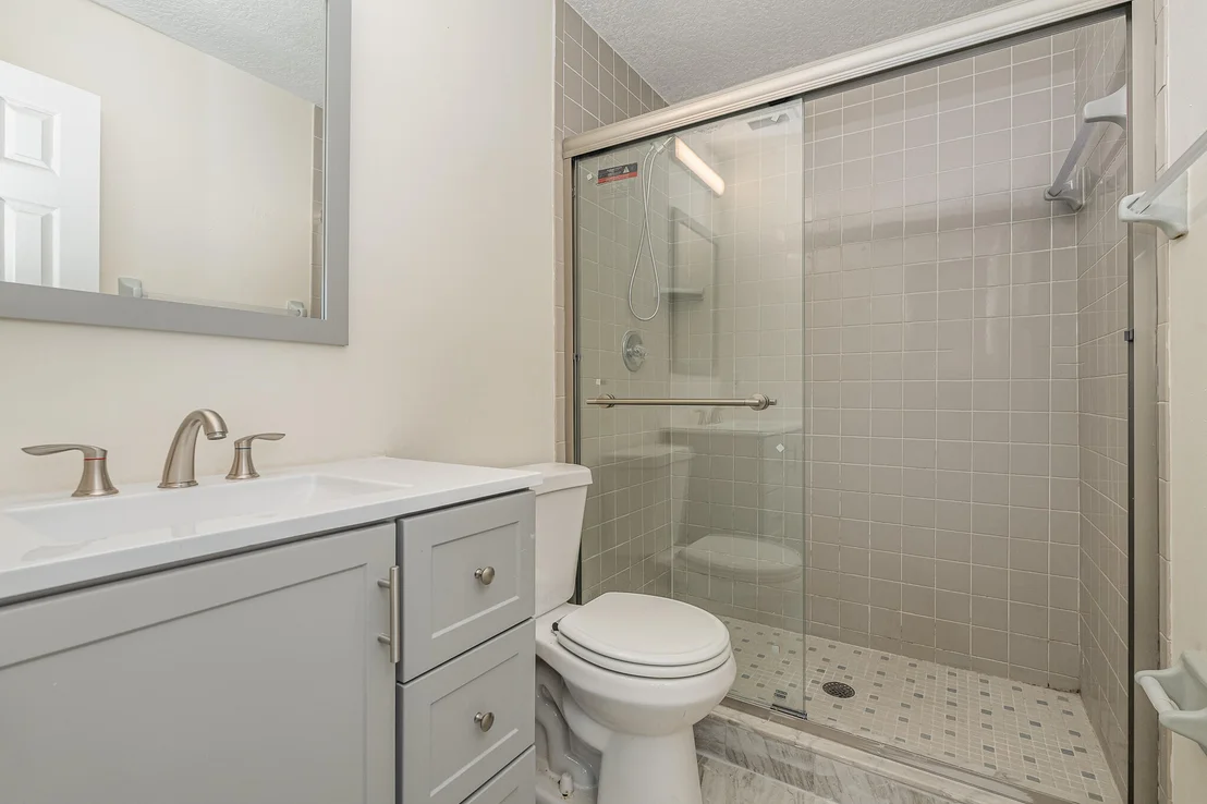 Photo of 2896 Lancaster Road