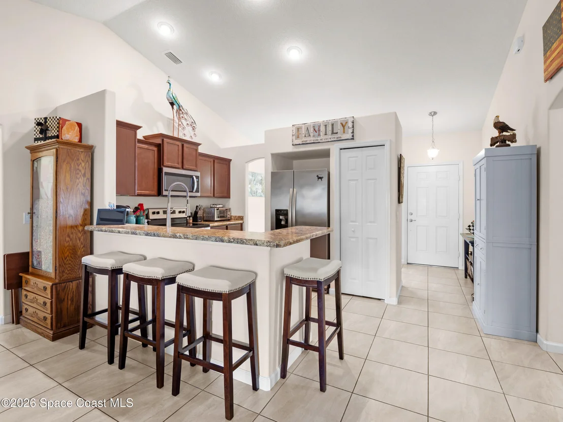 Photo of 5931 Midway Avenue