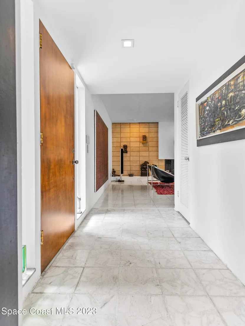 Photo of 598 Seabreeze Drive