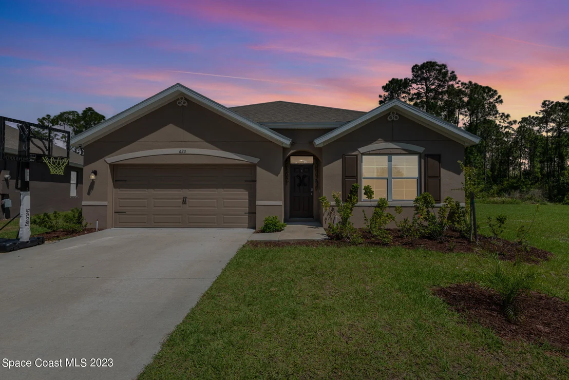 Photo of 620 Forest Trace Circle