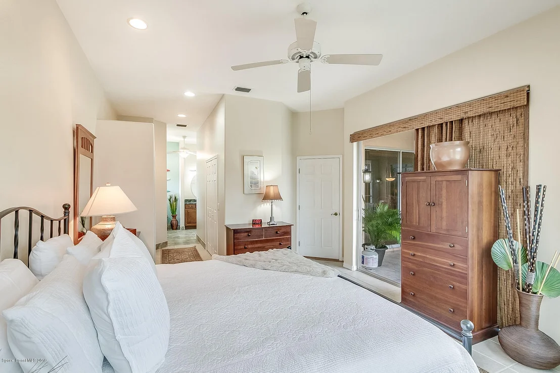 Photo of 925 Palm Brook Drive