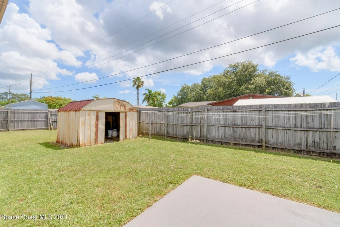 Photo of 1933 Oakwood Drive