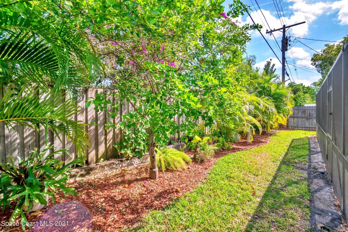 Photo of 1096 Madrid Road